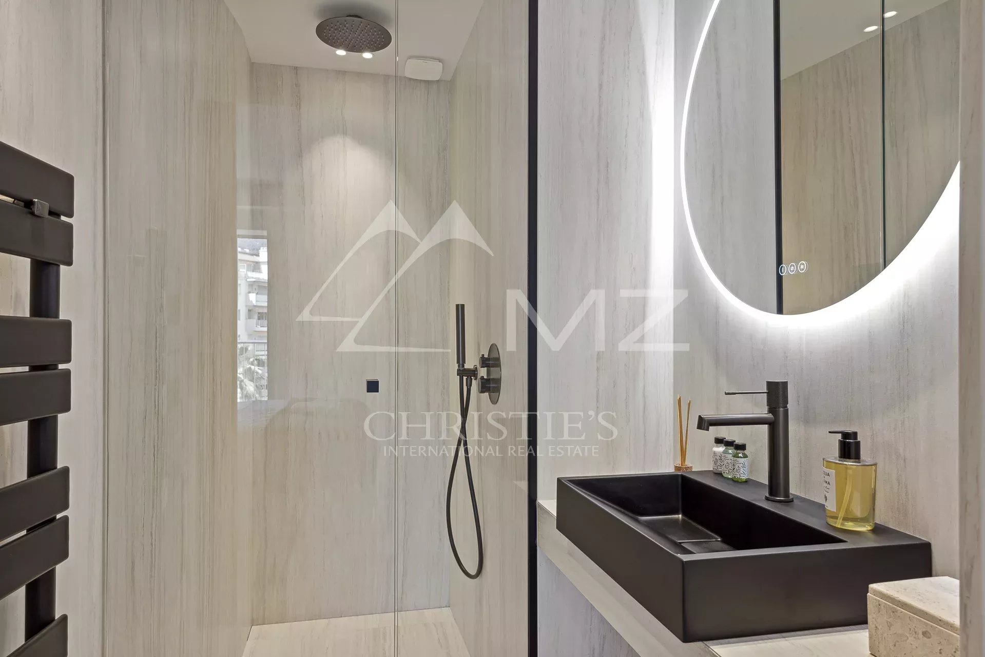2 Bedroom Apartment/Flat's Image 7