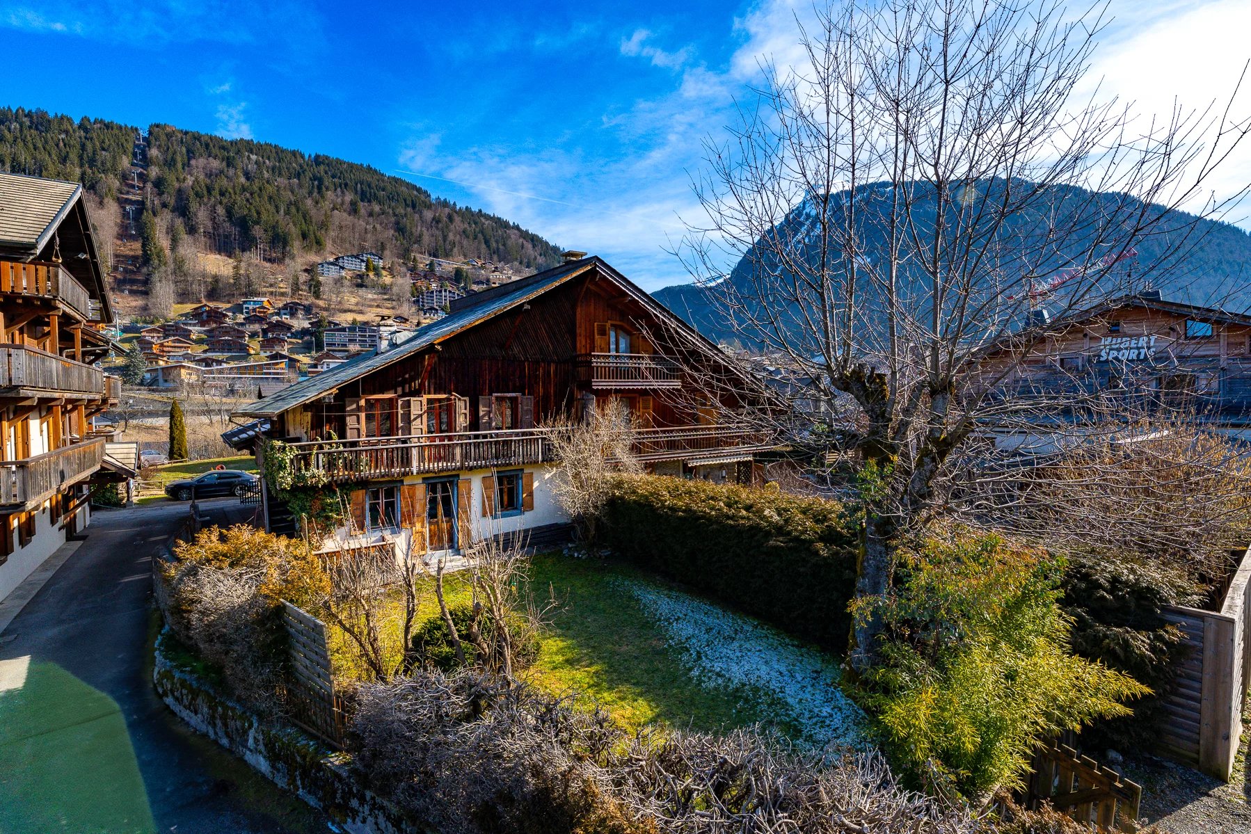 Photo of MORZINE - A renovation project in the hyper-centre of Morzine, steps from the cable car