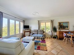 Villa 8 rooms in a quiet area, swimming pool, parking, single-story, independent studio and 2-room apartment — photo 7 of 7