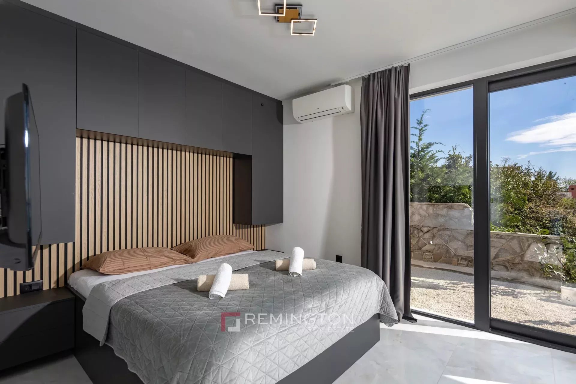 2 Bedroom Villa/Townhouse's Image 5