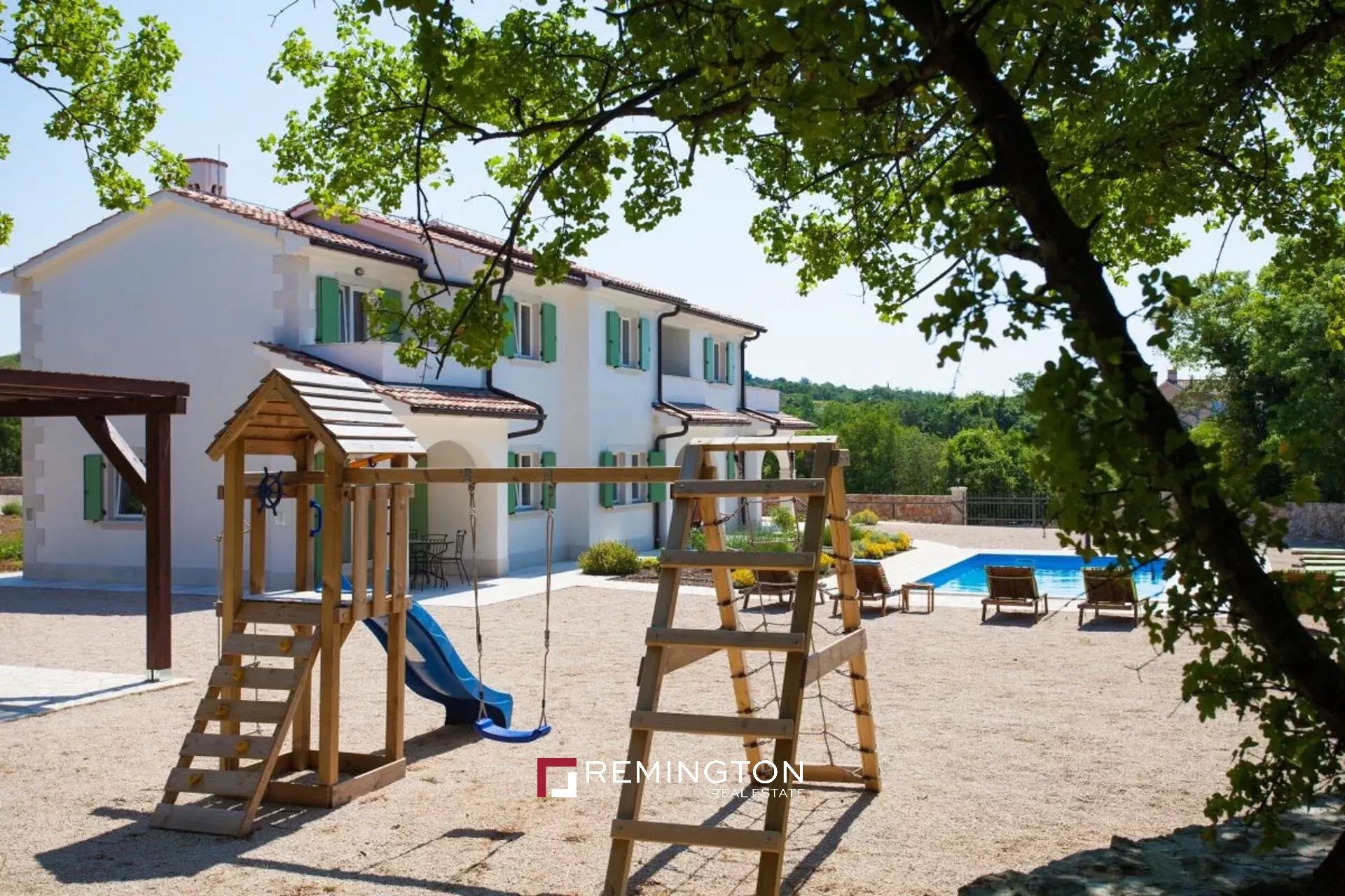 6 Bedroom Villa/Townhouse's Image 14