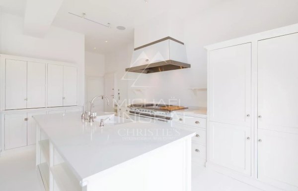 Renovated penthouse with stunning sea views — photo 5