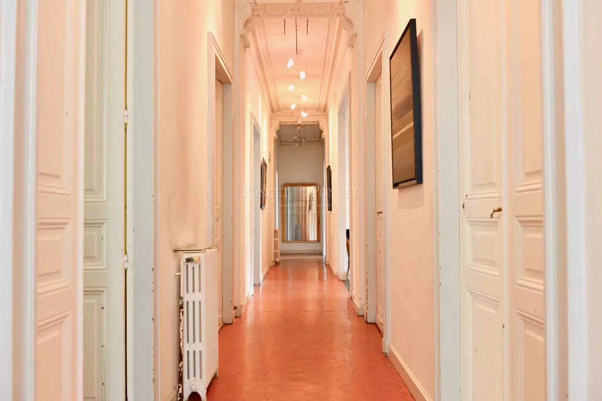 9 Bedroom Villa/Townhouse's Image 16
