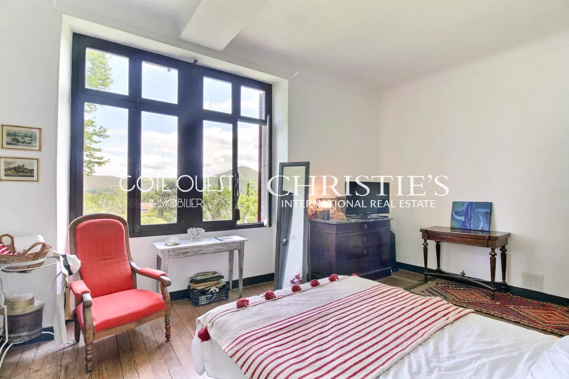 4 Bedroom Villa/Townhouse's Image 7