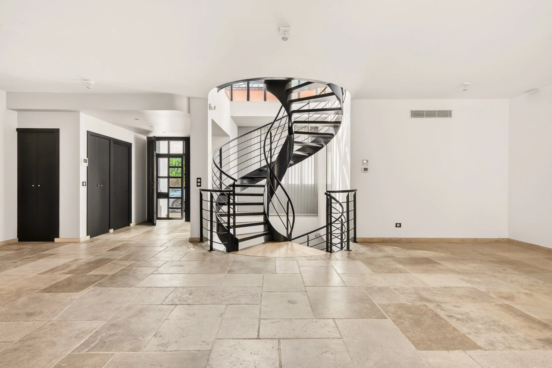 4 Bedroom Villa/Townhouse's Image 10
