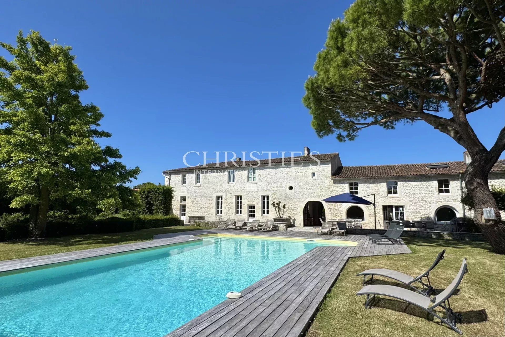 10 Bedroom Villa/Townhouse's Image 32