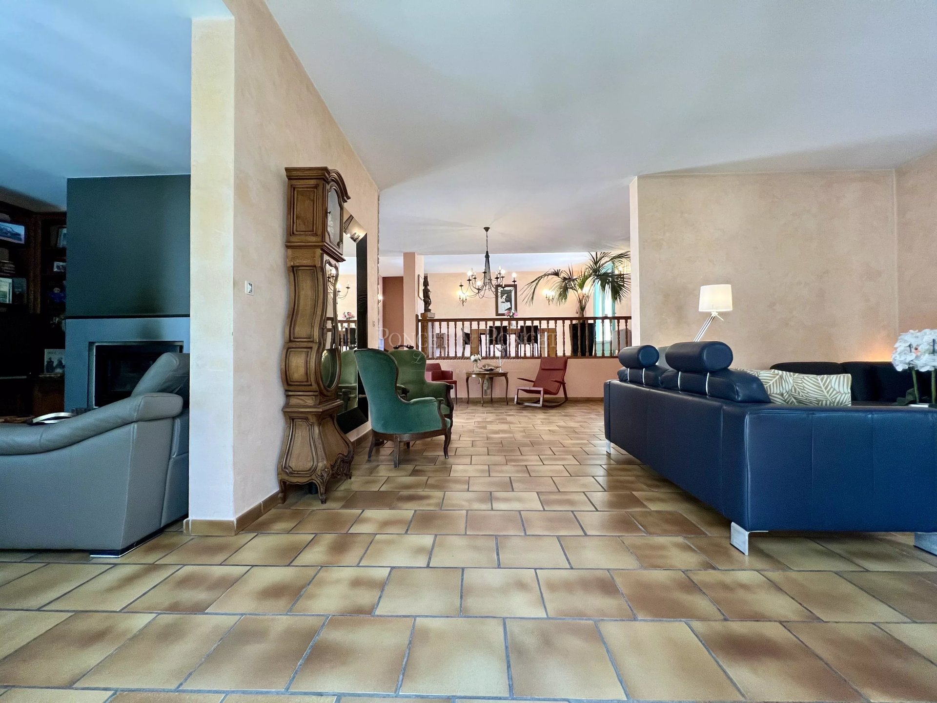 5 Bedroom Villa/Townhouse's Image 9