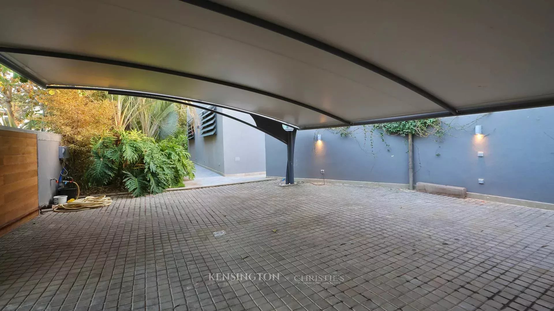 4 Bedroom Villa/Townhouse's Image 34