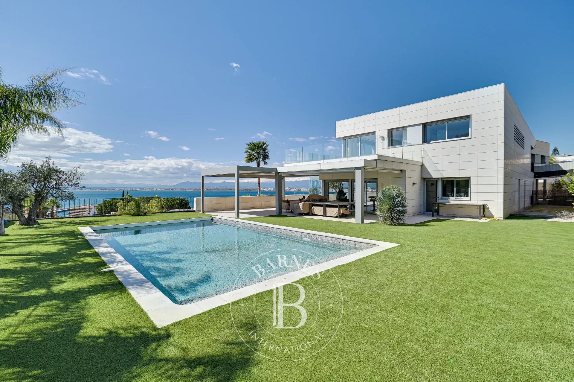 Exclusive Seafront Villa in the Prestigious Port of Roses, Costa Brava