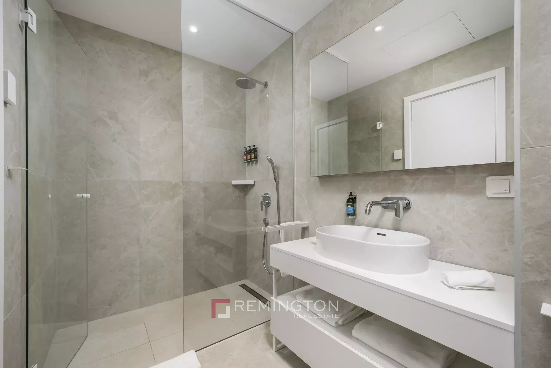 1 Bedroom Apartment/Flat's Image 9
