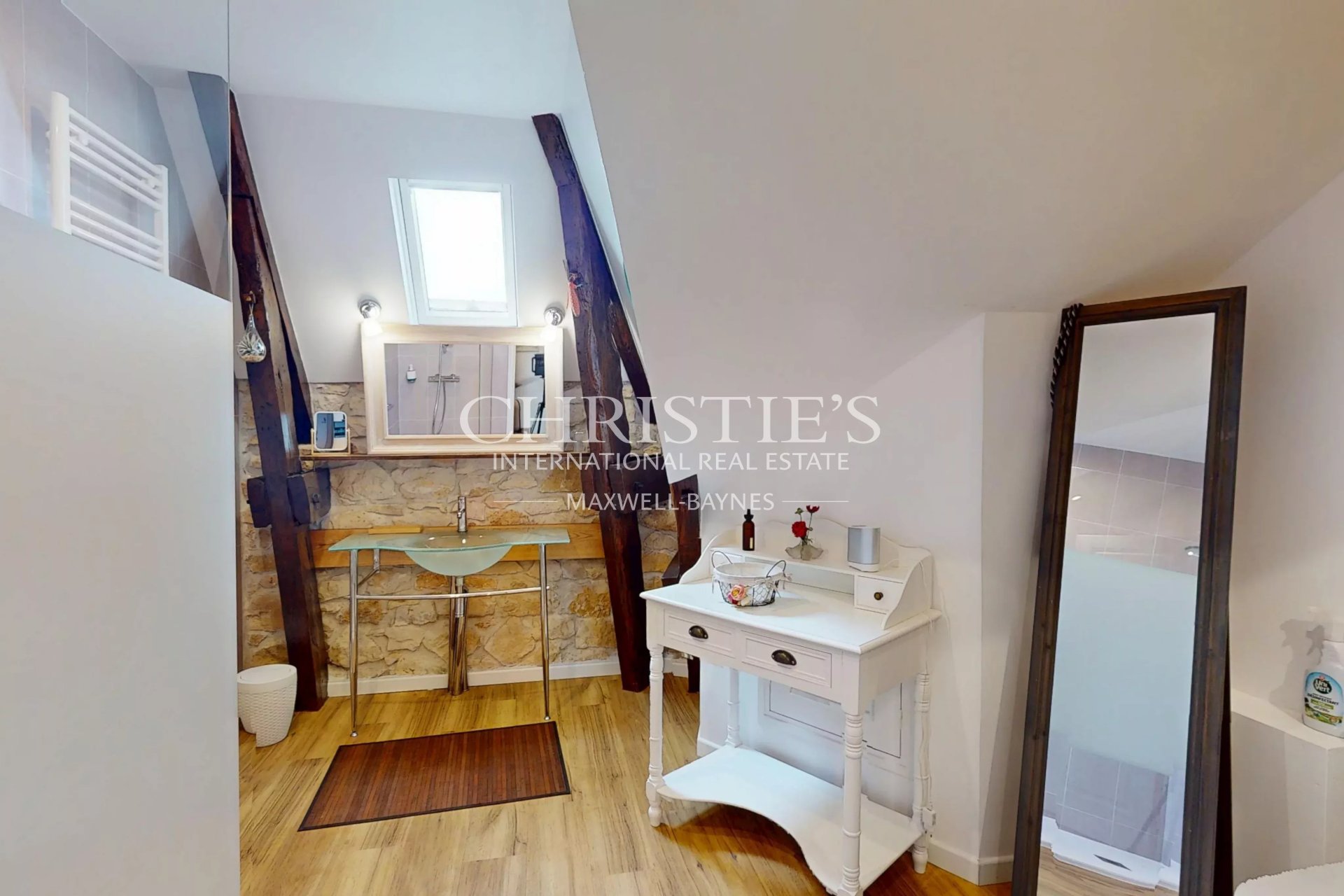 10 Bedroom Chateau's Image 23