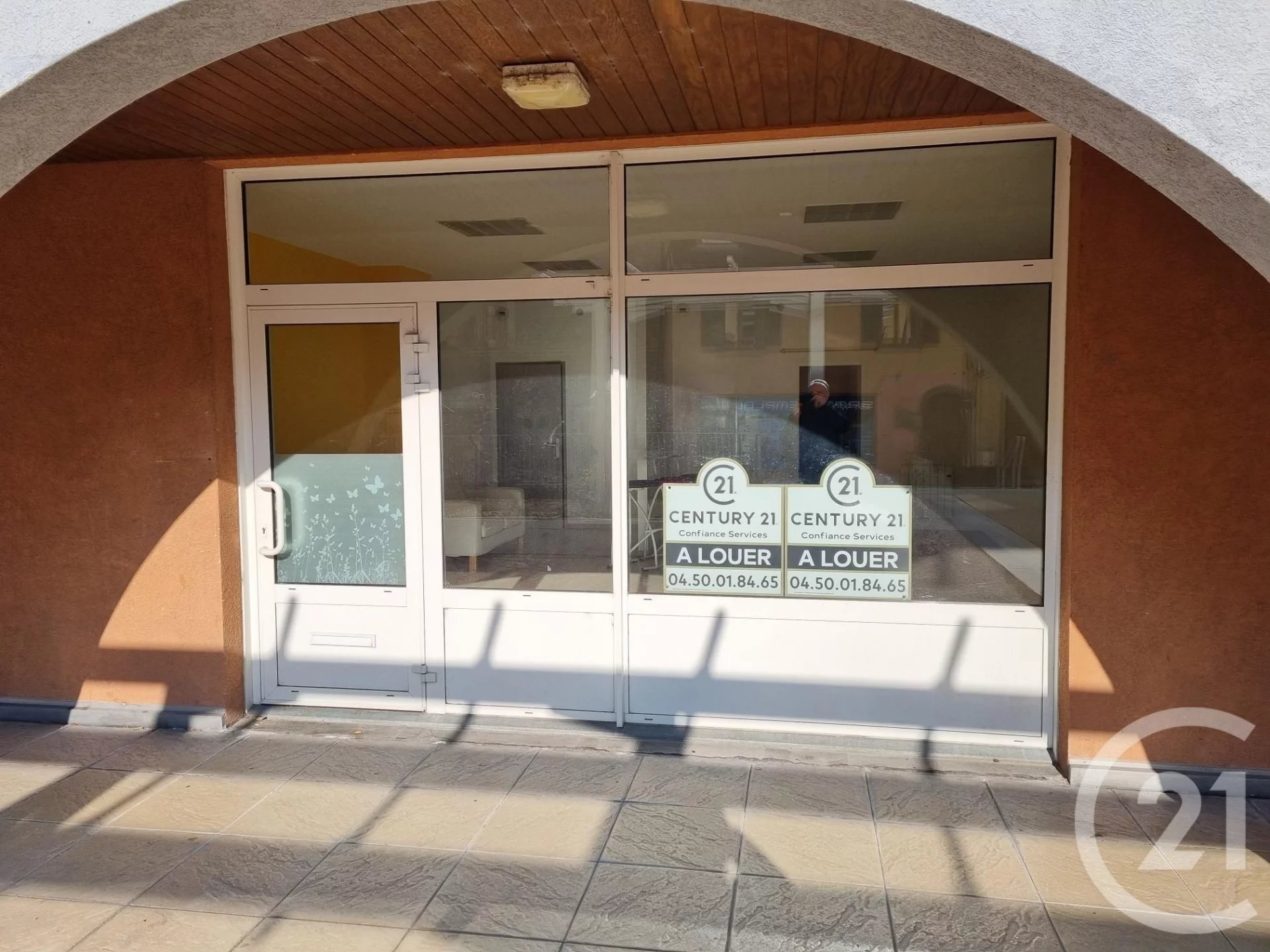 Location Commerce Rumilly
