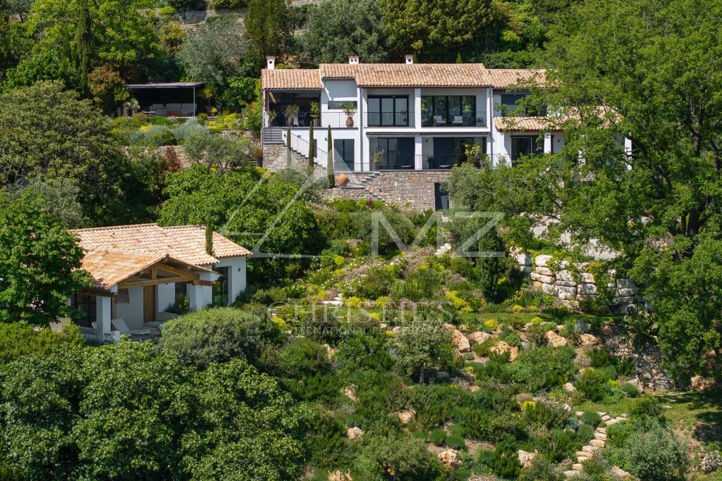 Villa for sale in Fayence — Panoramic 5-Bedroom Luxury Villa for Sale in Fayence | Family Estate