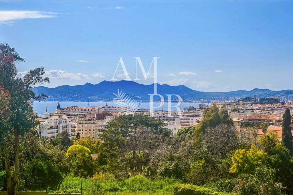 Apartment for sale in Cannes — Cannes, Basse Californie – 3-room flat – Sea view
