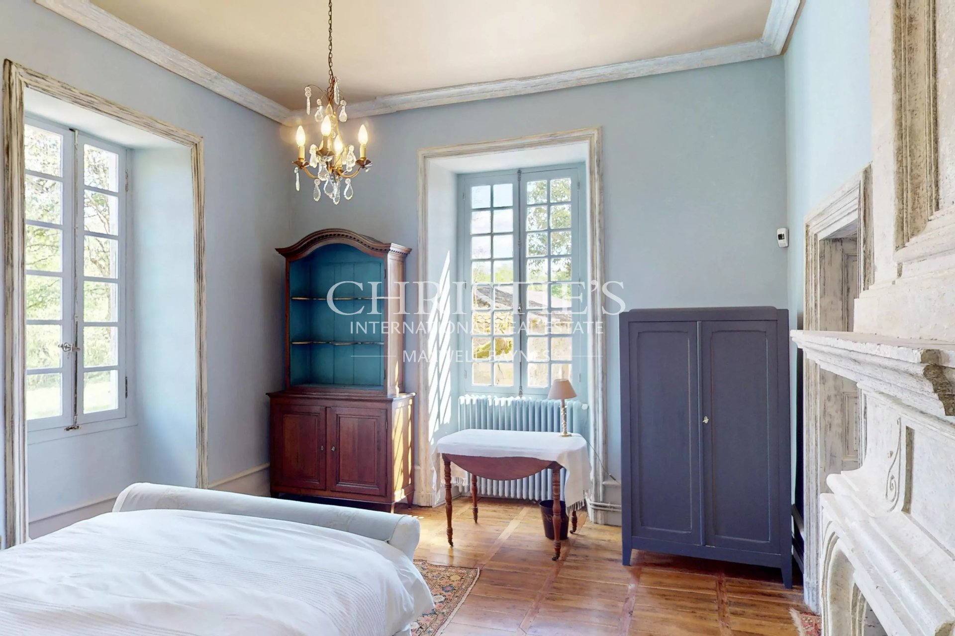 6 Bedroom Chateau's Image 13