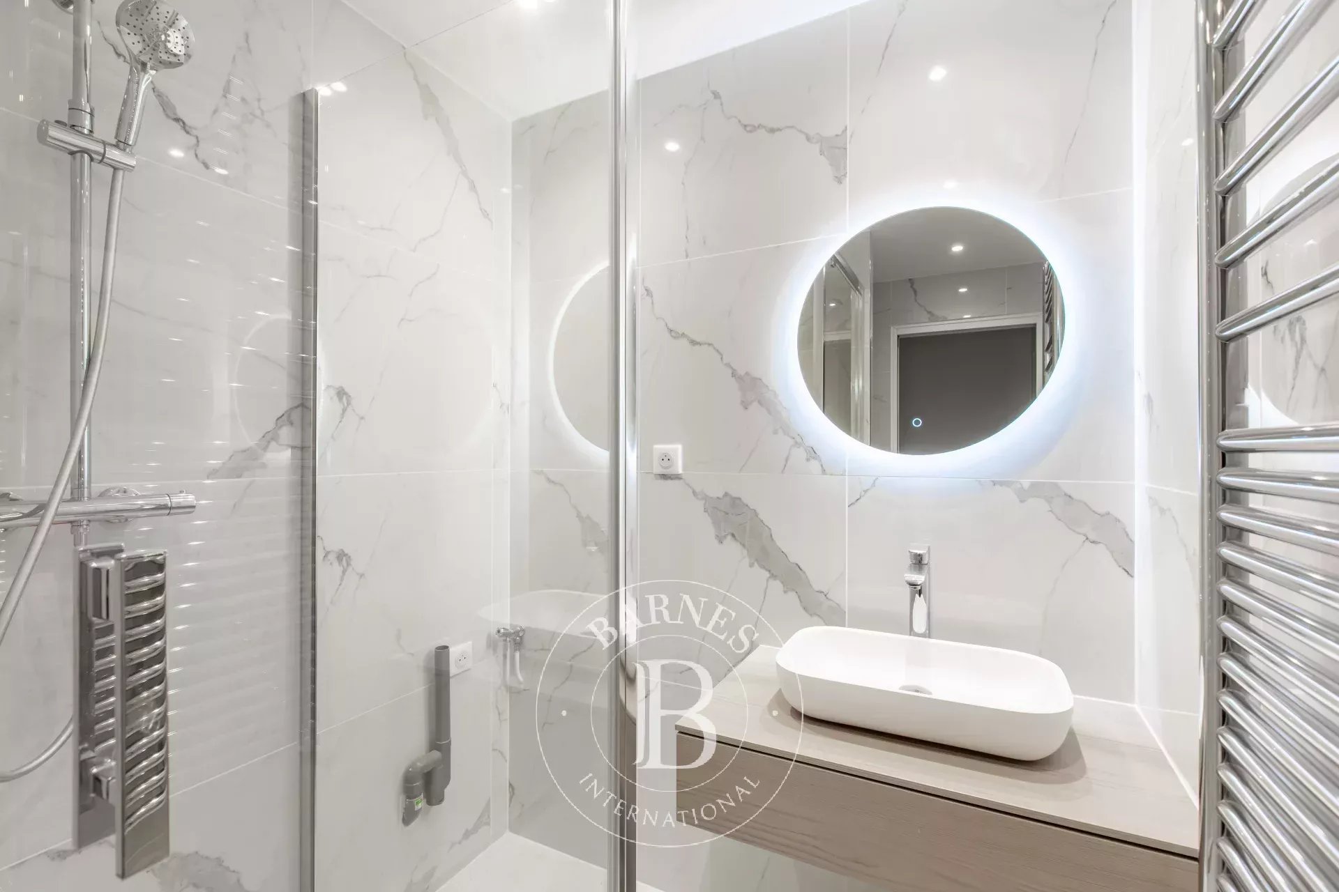 Daire Paris 8ème - picture 7