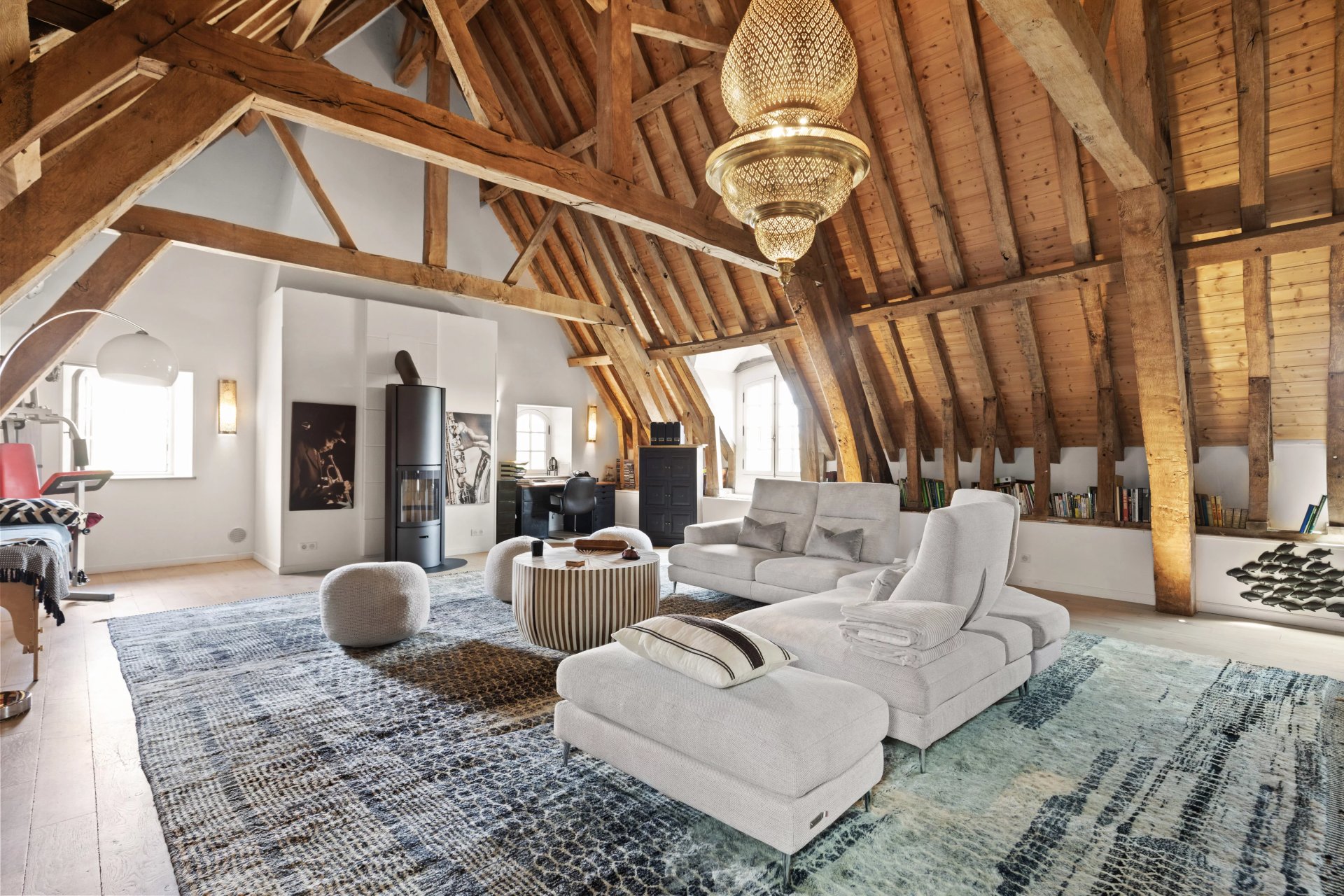 6 Bedroom Villa/Townhouse's Image 4