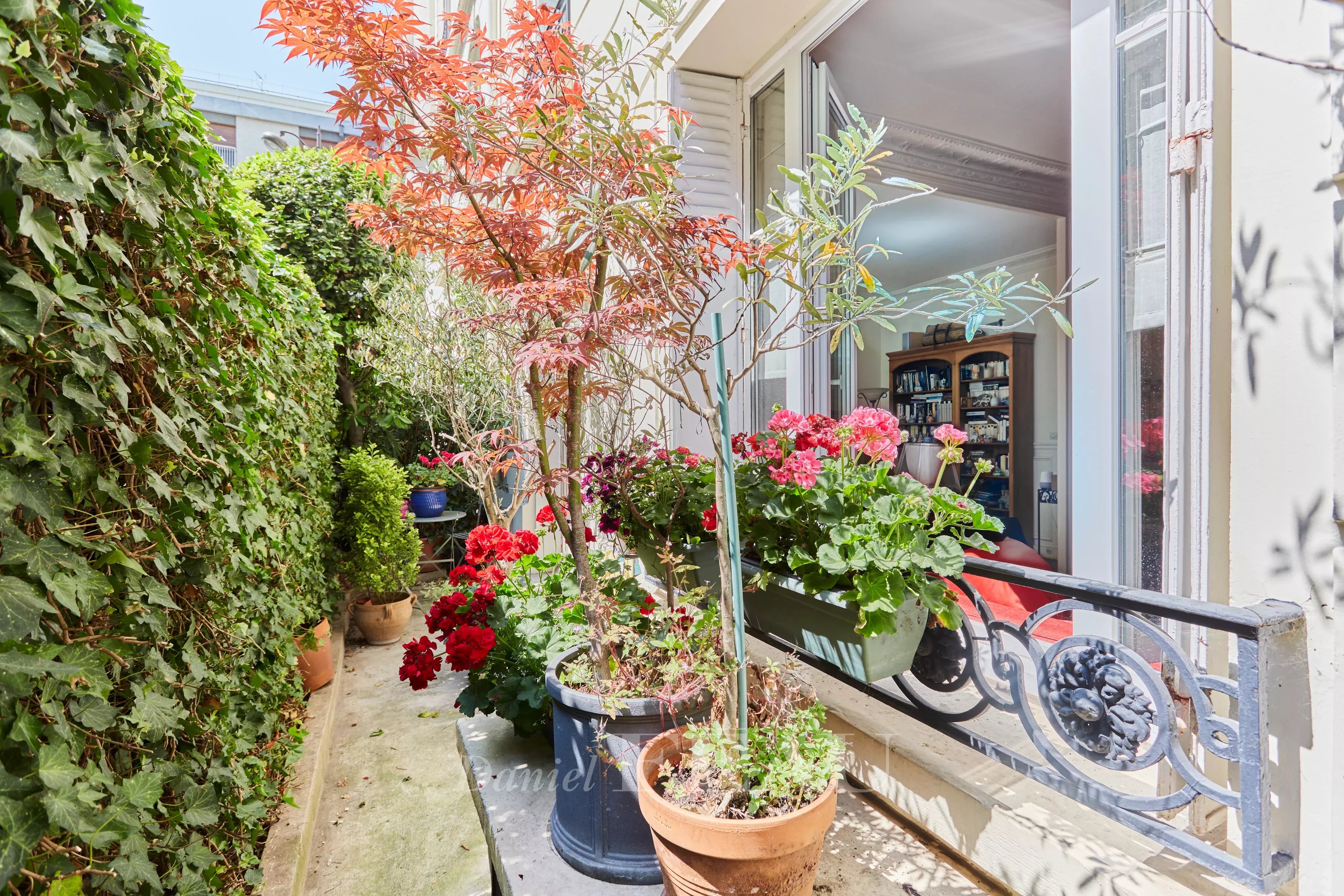 Paris XVIe - Jasmin, charme, jardin, deux chambres