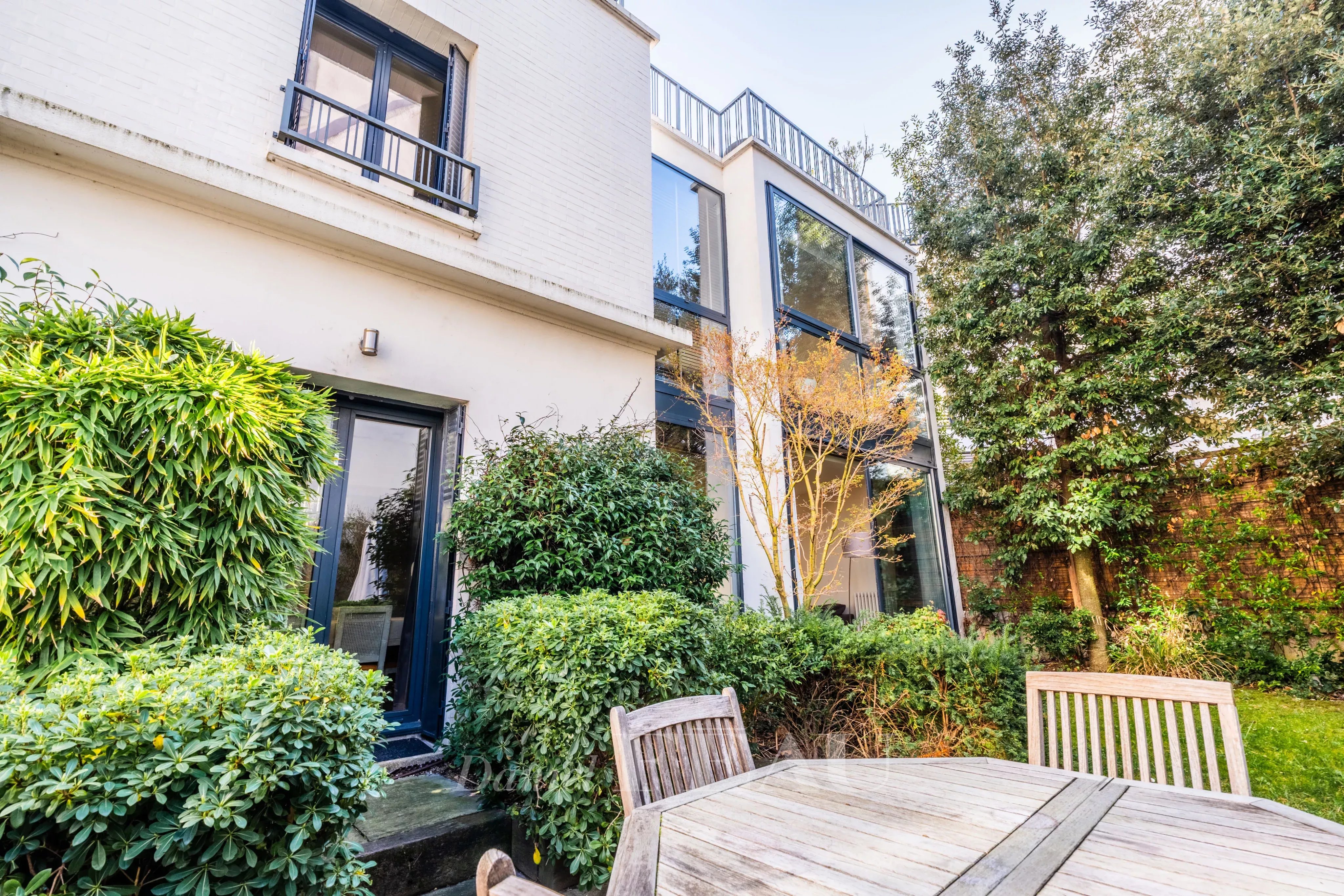 Boulogne – An ideal family home with a garden