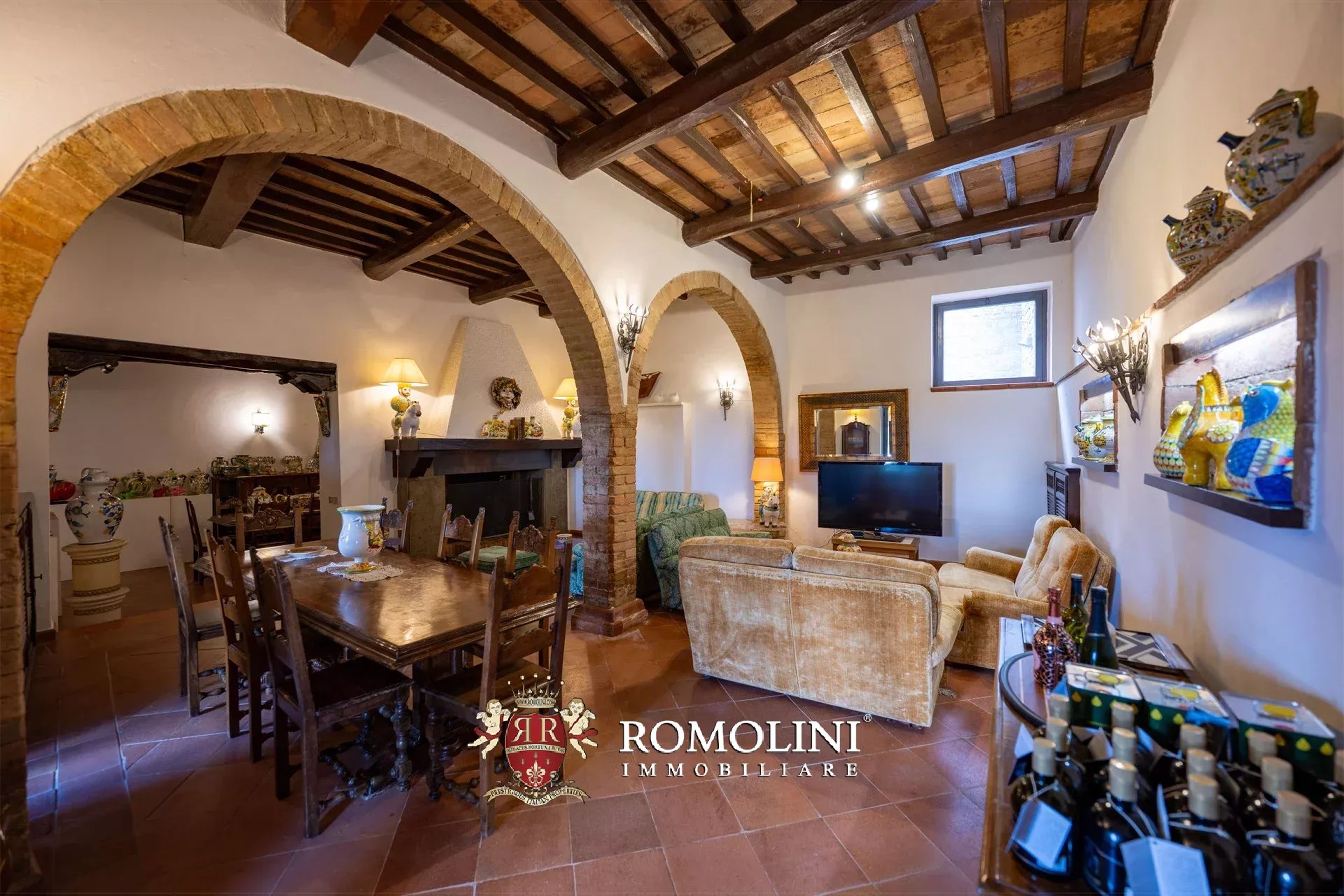 8 Bedroom Villa/Townhouse's Image 38