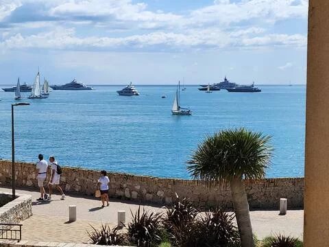 Vieil Antibes - Splendide F2 de 62 m²