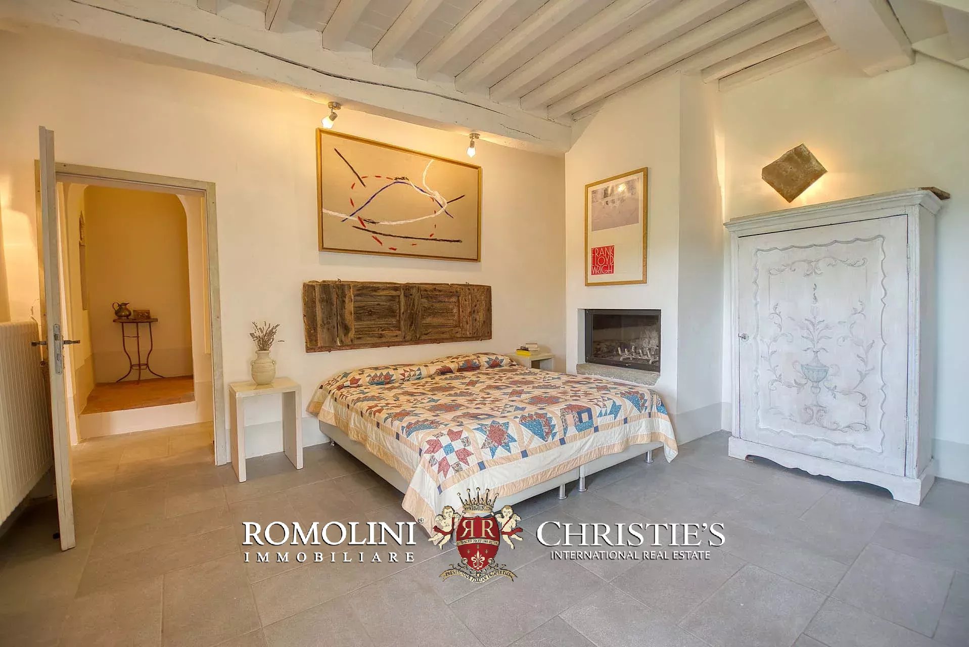 6 Bedroom Villa/Townhouse's Image 43