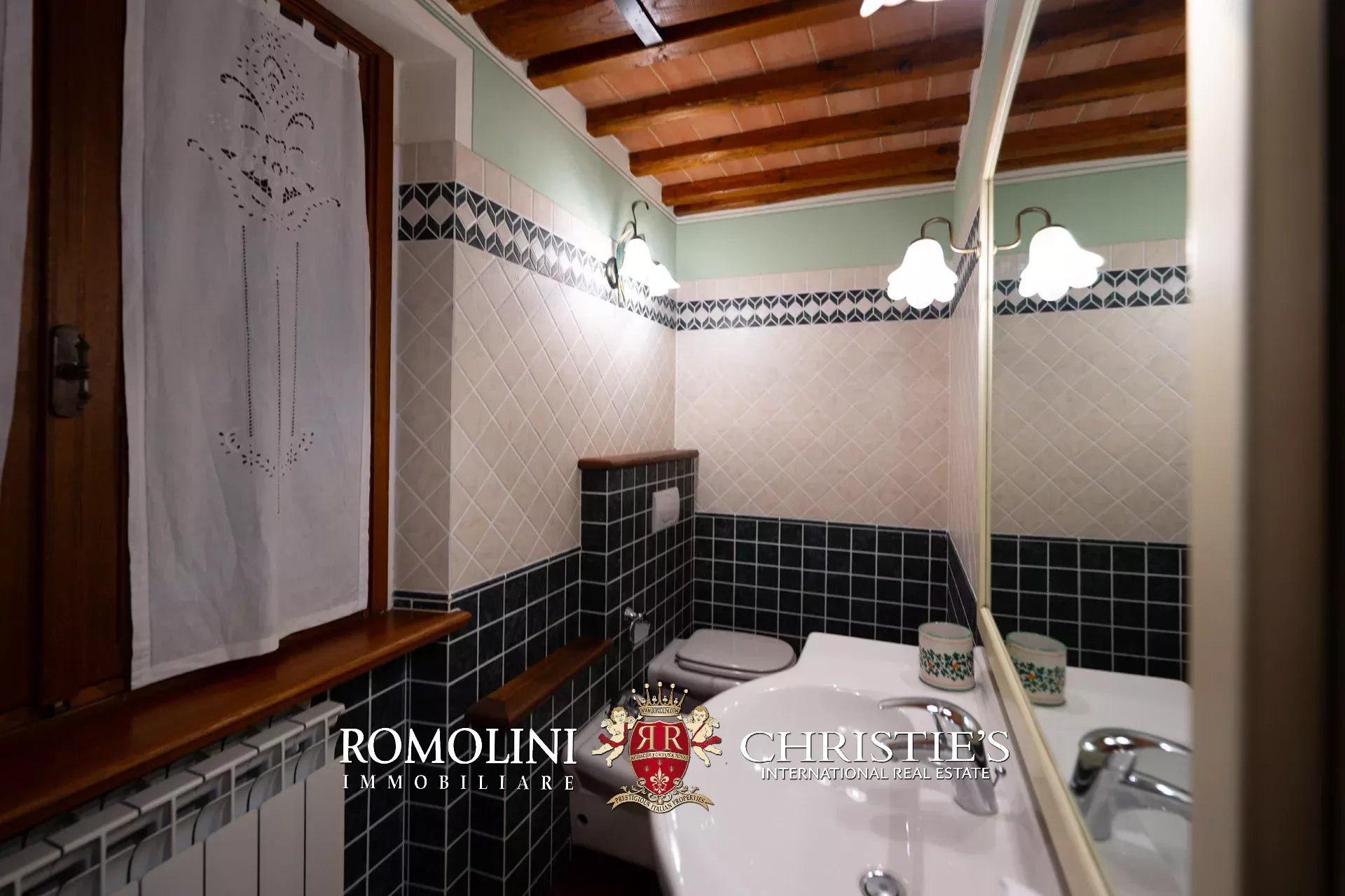 4 Bedroom Villa/Townhouse's Image 28