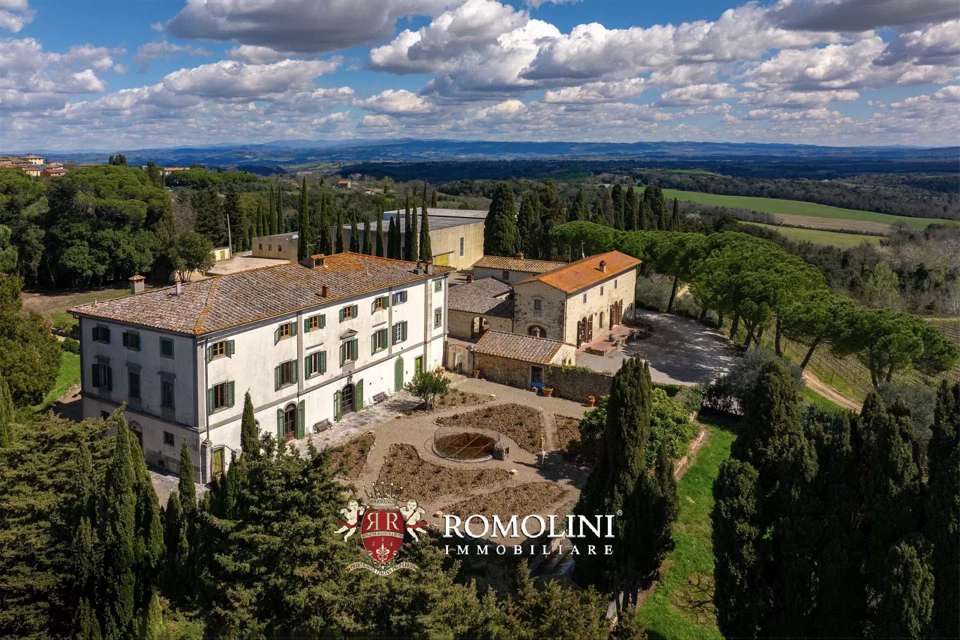 35 Bedroom Vineyard's Image 31