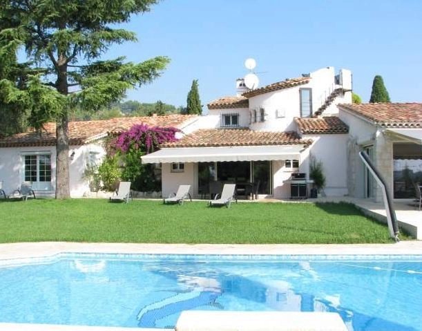 BEAUTIFUL AND COMFORTABLE VILLA IN A VERY QUIET AREA