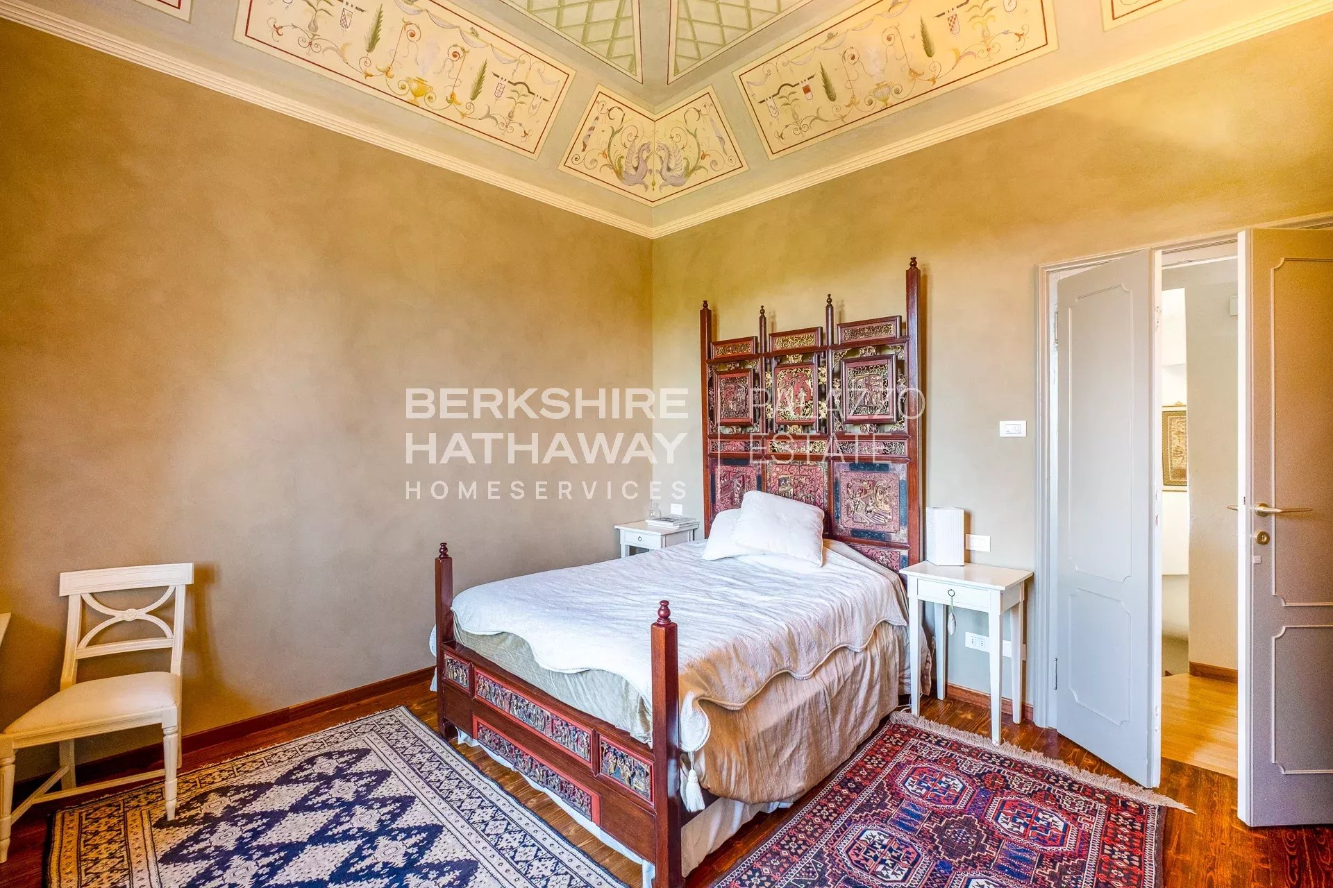 Historic Panoramic Villa with Botanical Park and Lake View