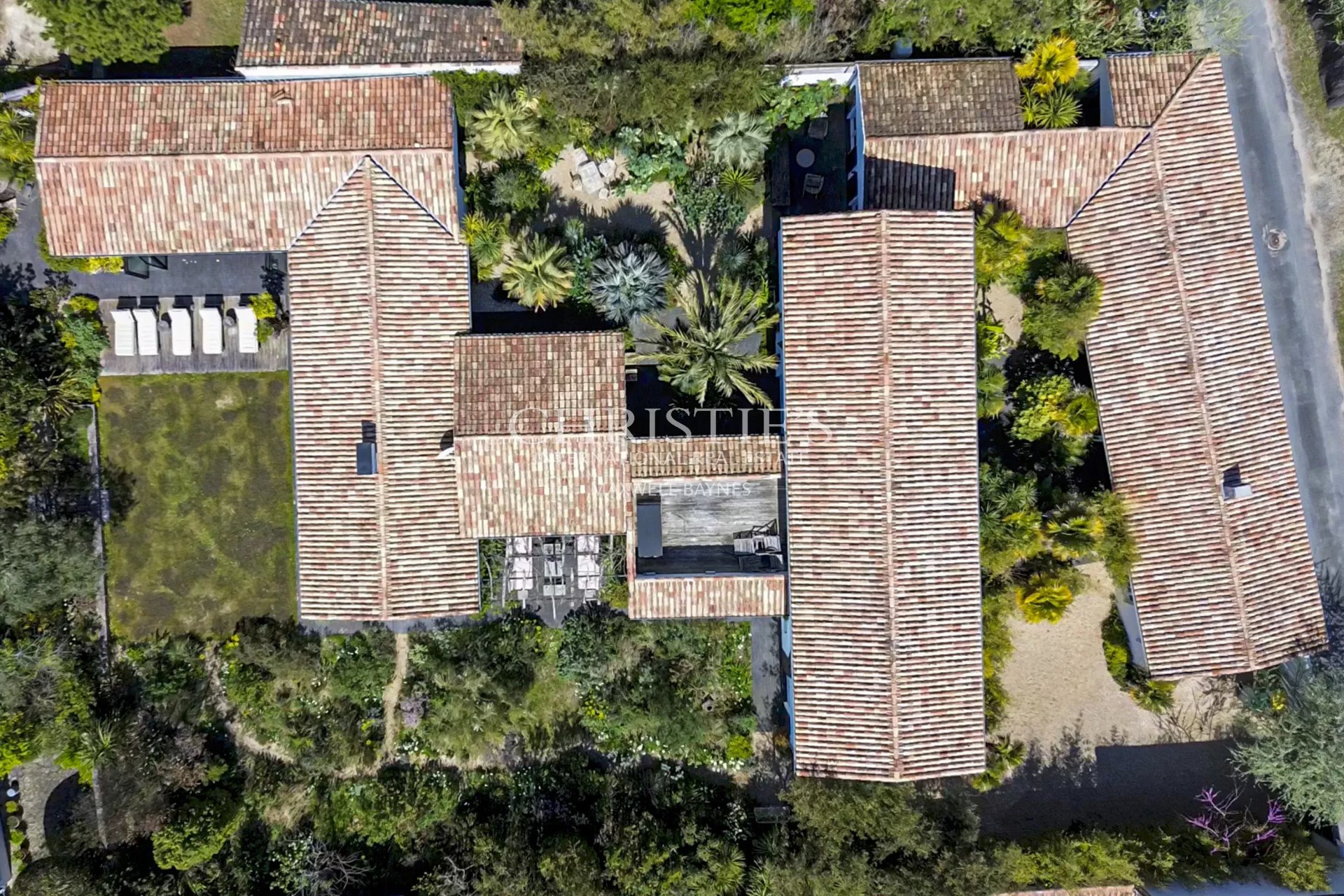 6 Bedroom Villa/Townhouse's Image 27