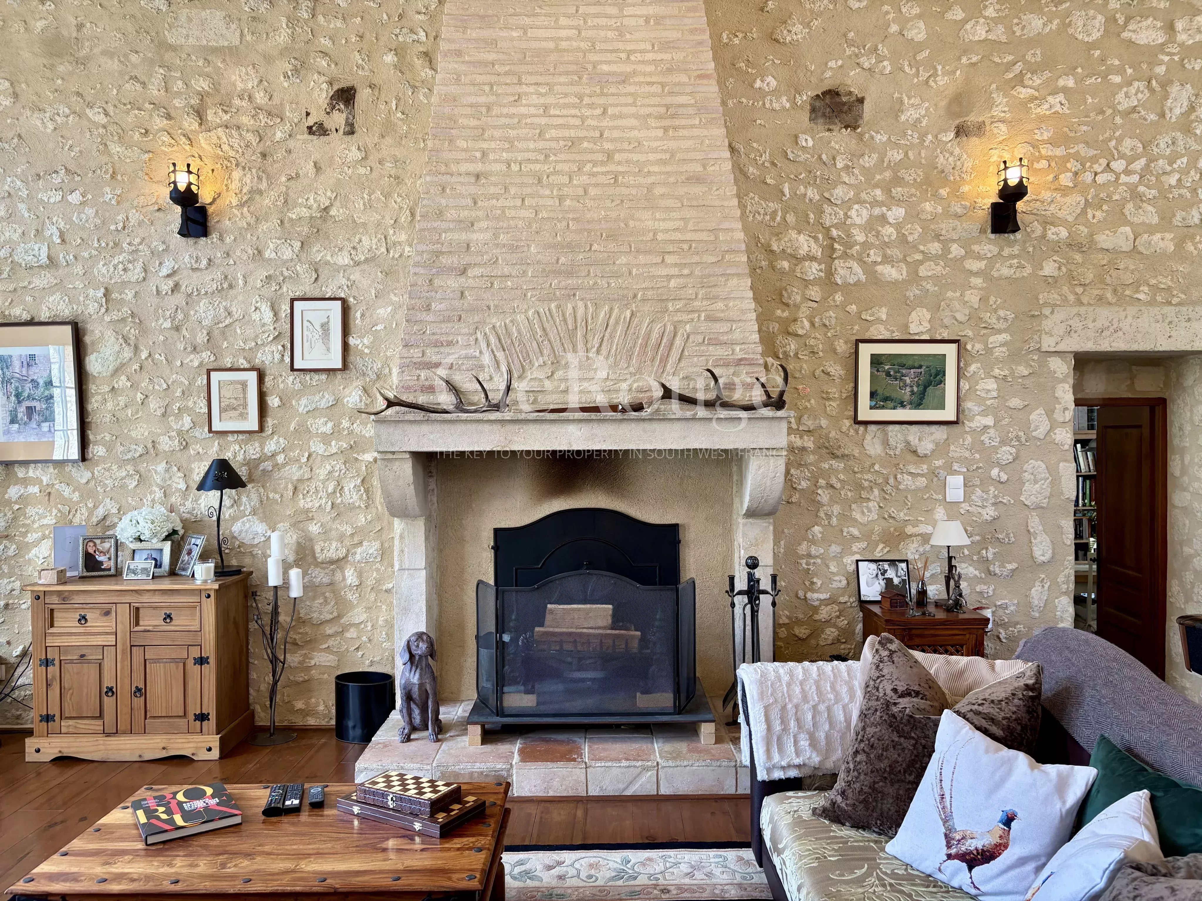 Proche de Duras - Maison en pierre au charme intemporel avec piscine chauffée