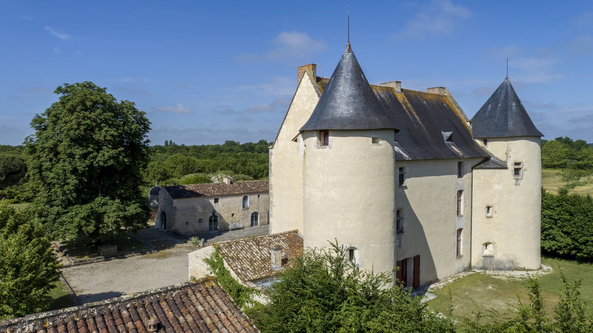 8 Bedroom Chateau's Image 7