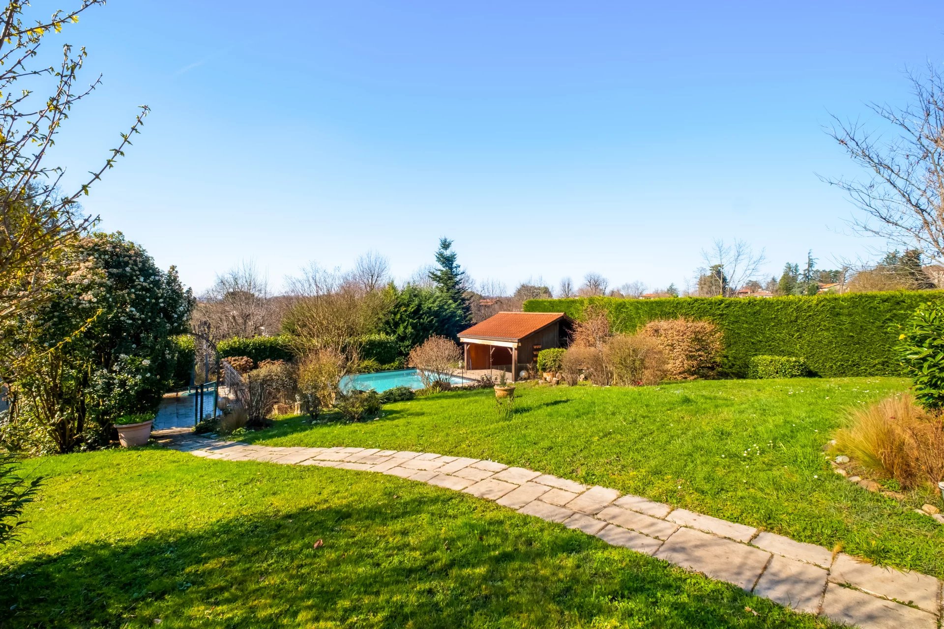 Maison 250 m² – Piscine & pool-house – Dardilly-le-Bas (Bois de Serres)