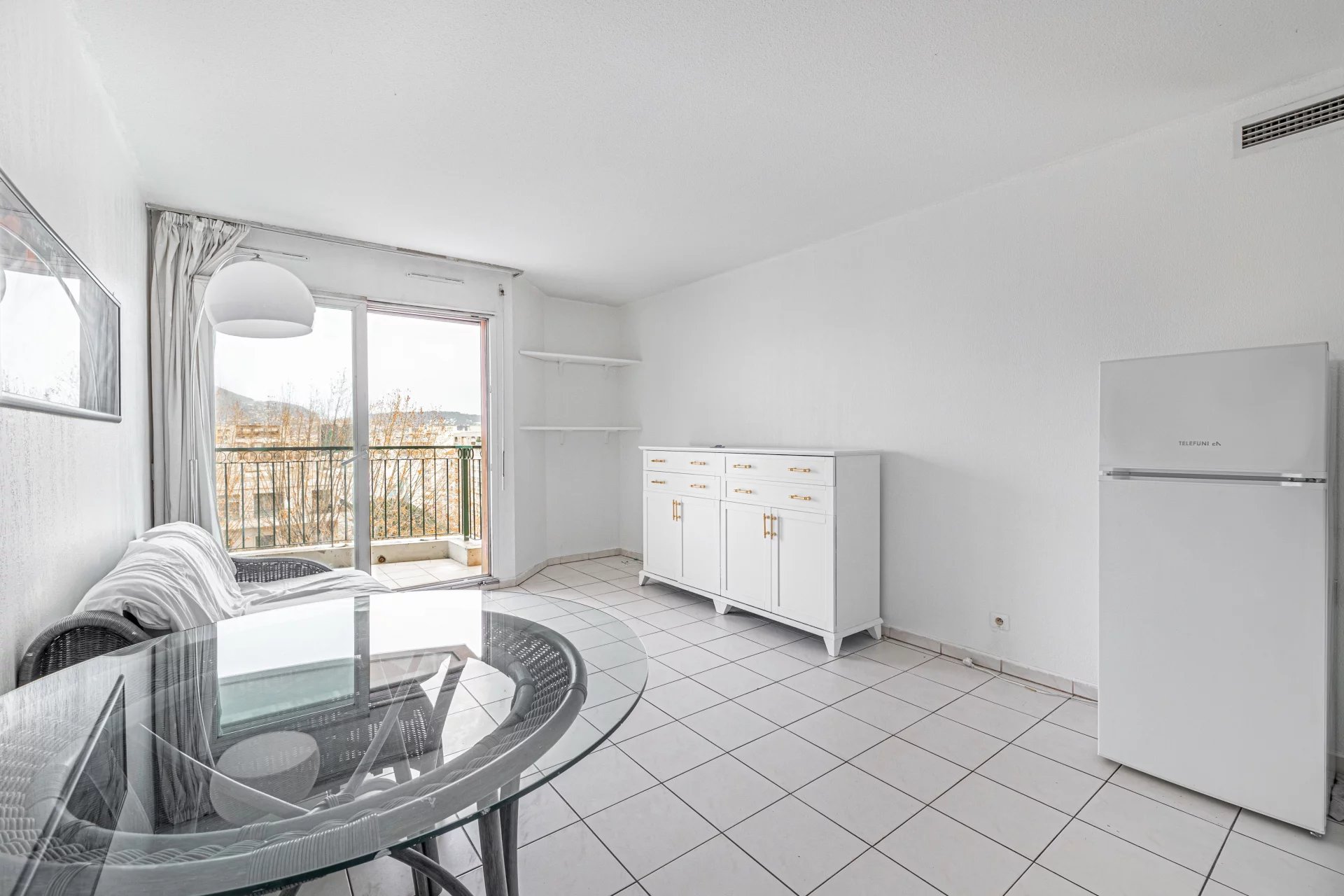 Location meuble - Nice MAGNAN - 2 pièces vue mer - Garage — photo 5