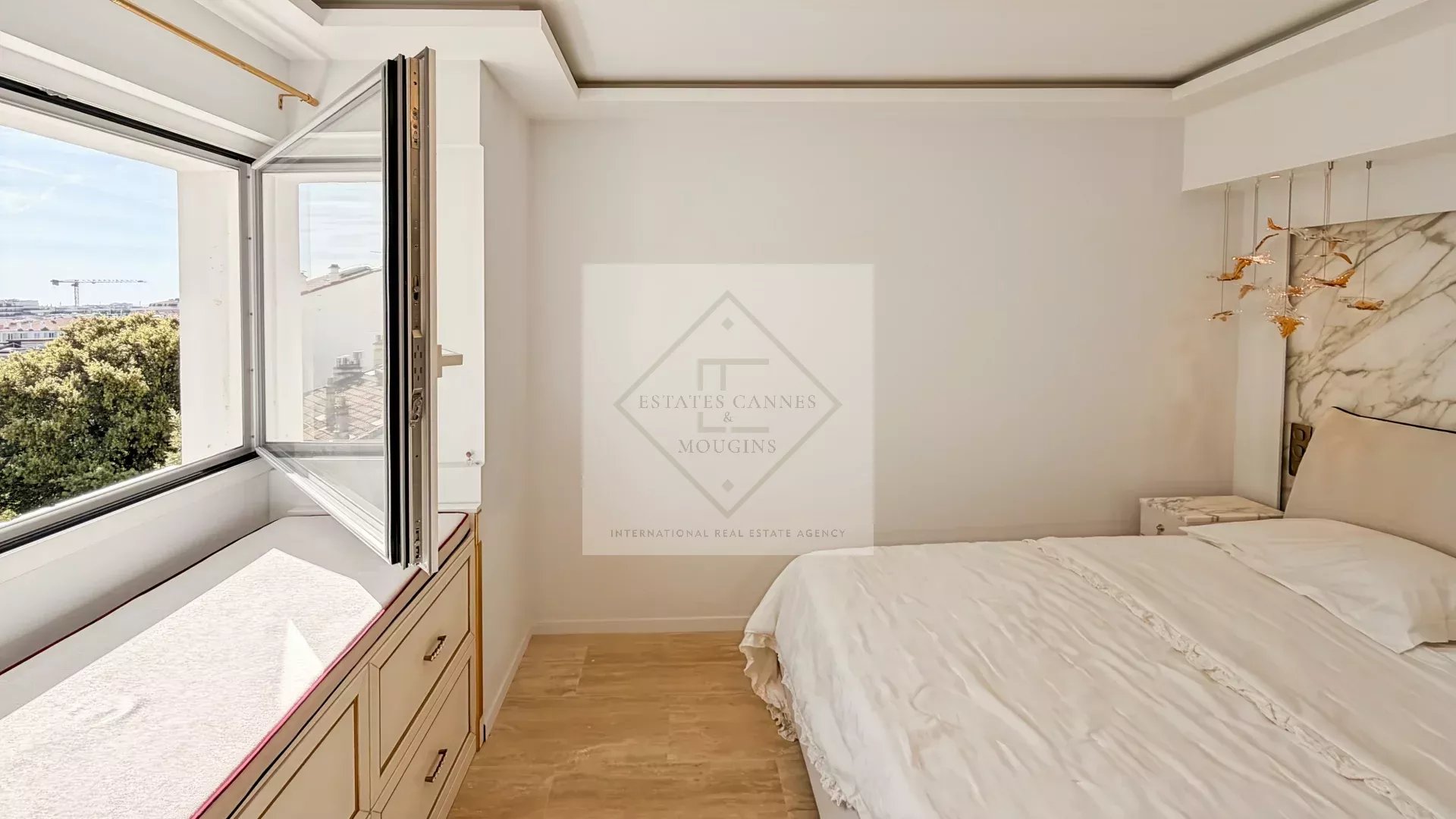 Bien rare — Appartement rénové proche du Palais des Festivals — photo 10