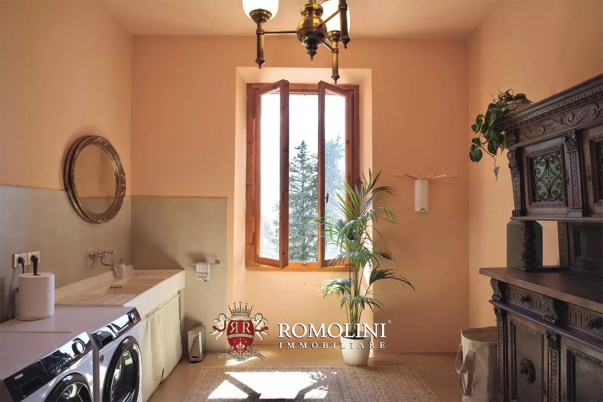 6 Bedroom Villa/Townhouse's Image 38