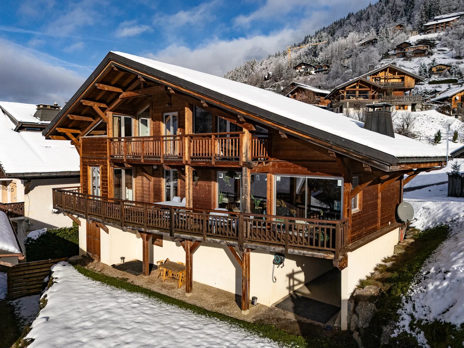 Photo of MORZINE - Stylish 5 bedroom chalet in central Morzine