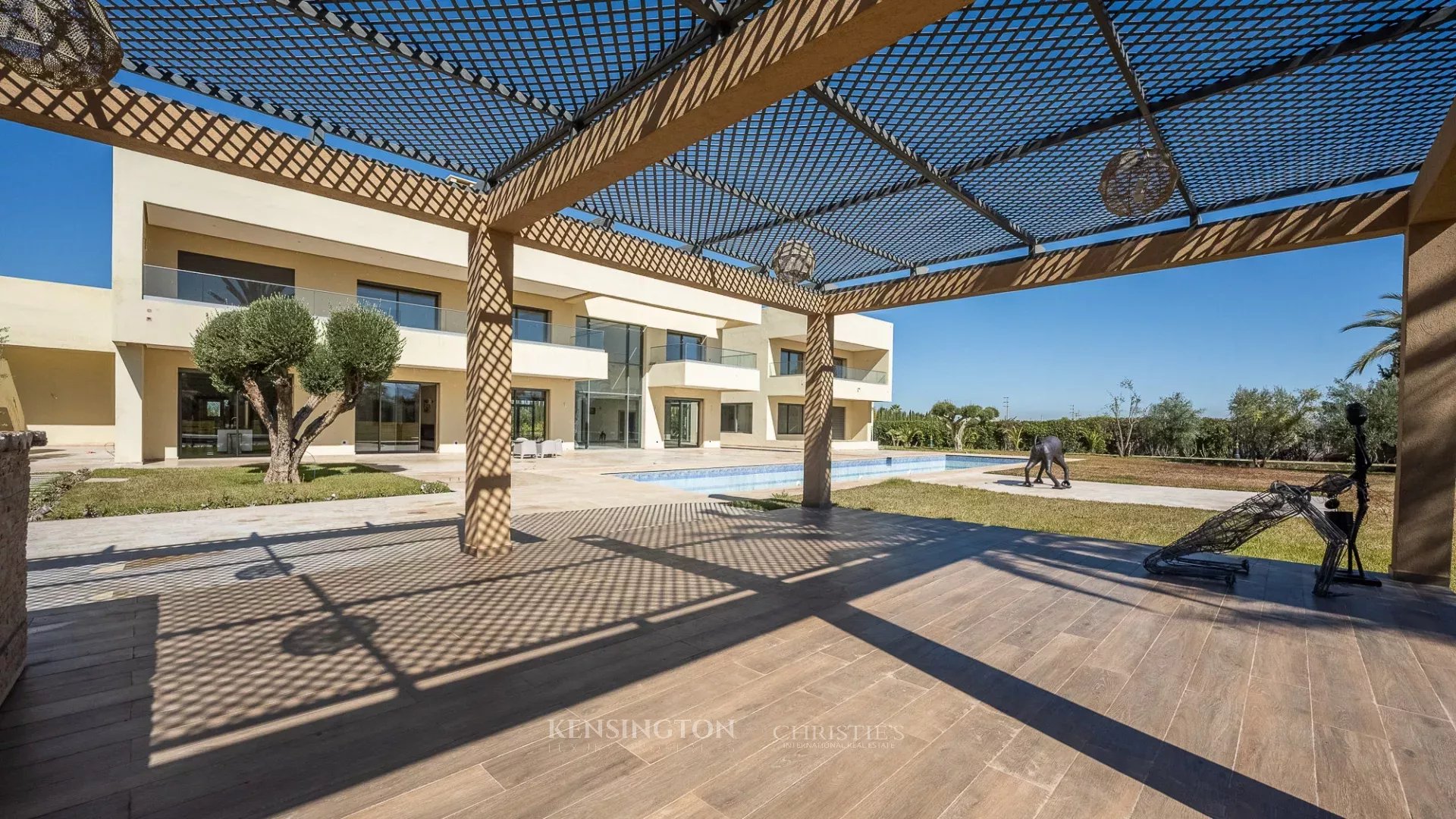 7 Bedroom Villa/Townhouse's Image 3