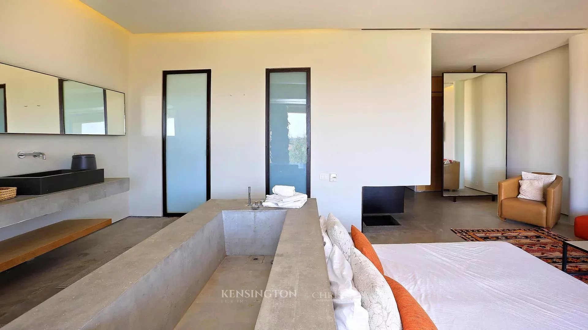 6 Bedroom Villa/Townhouse's Image 38