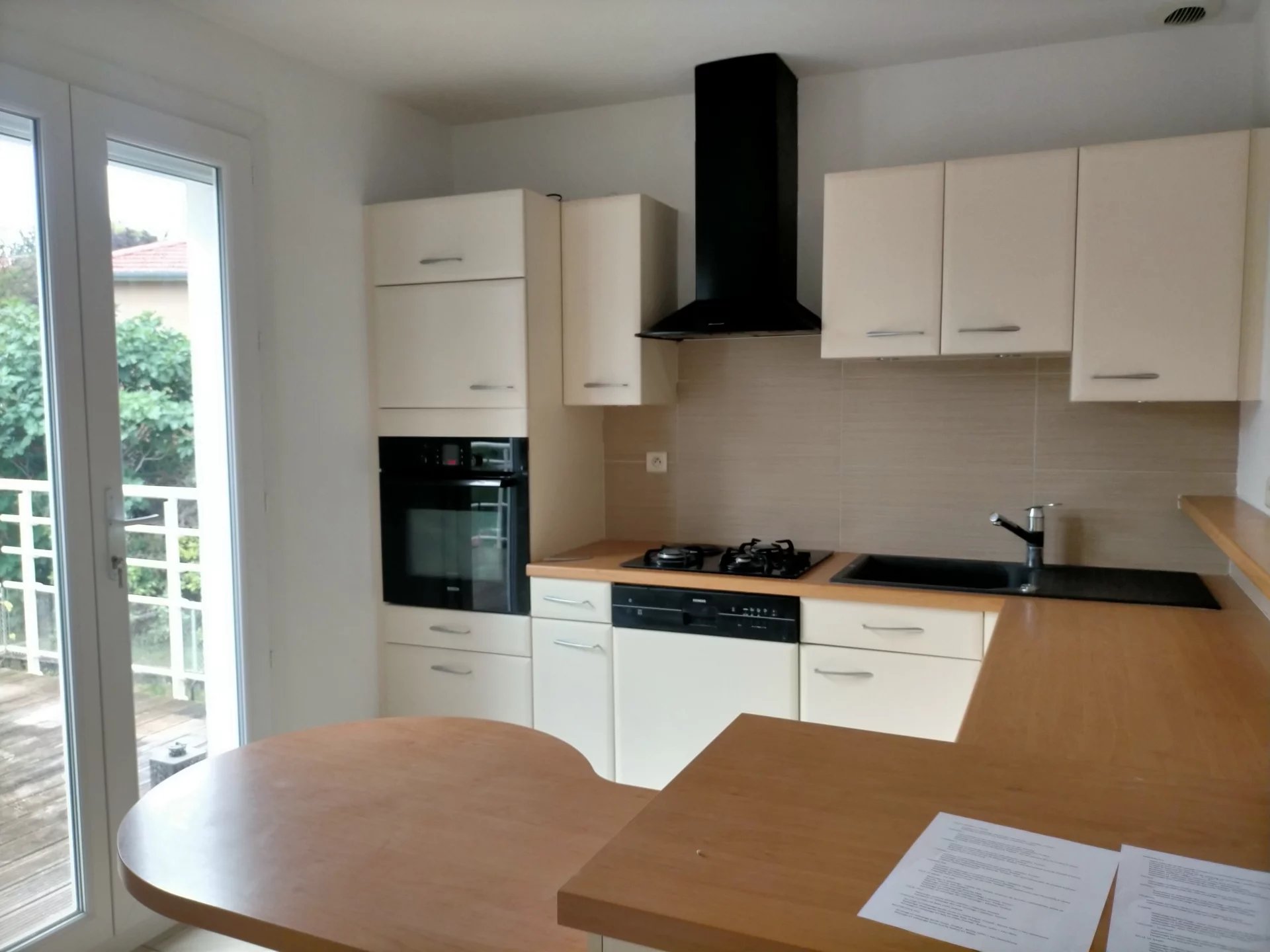 83124740 Location Francheville