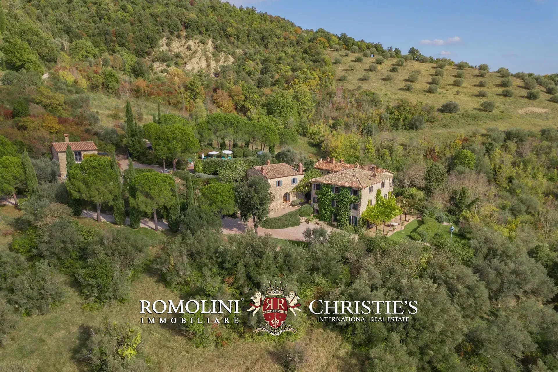  FINELY RESTORED RURAL COMPLEX FOR SALE IN UMBERTIDE UMBRIA