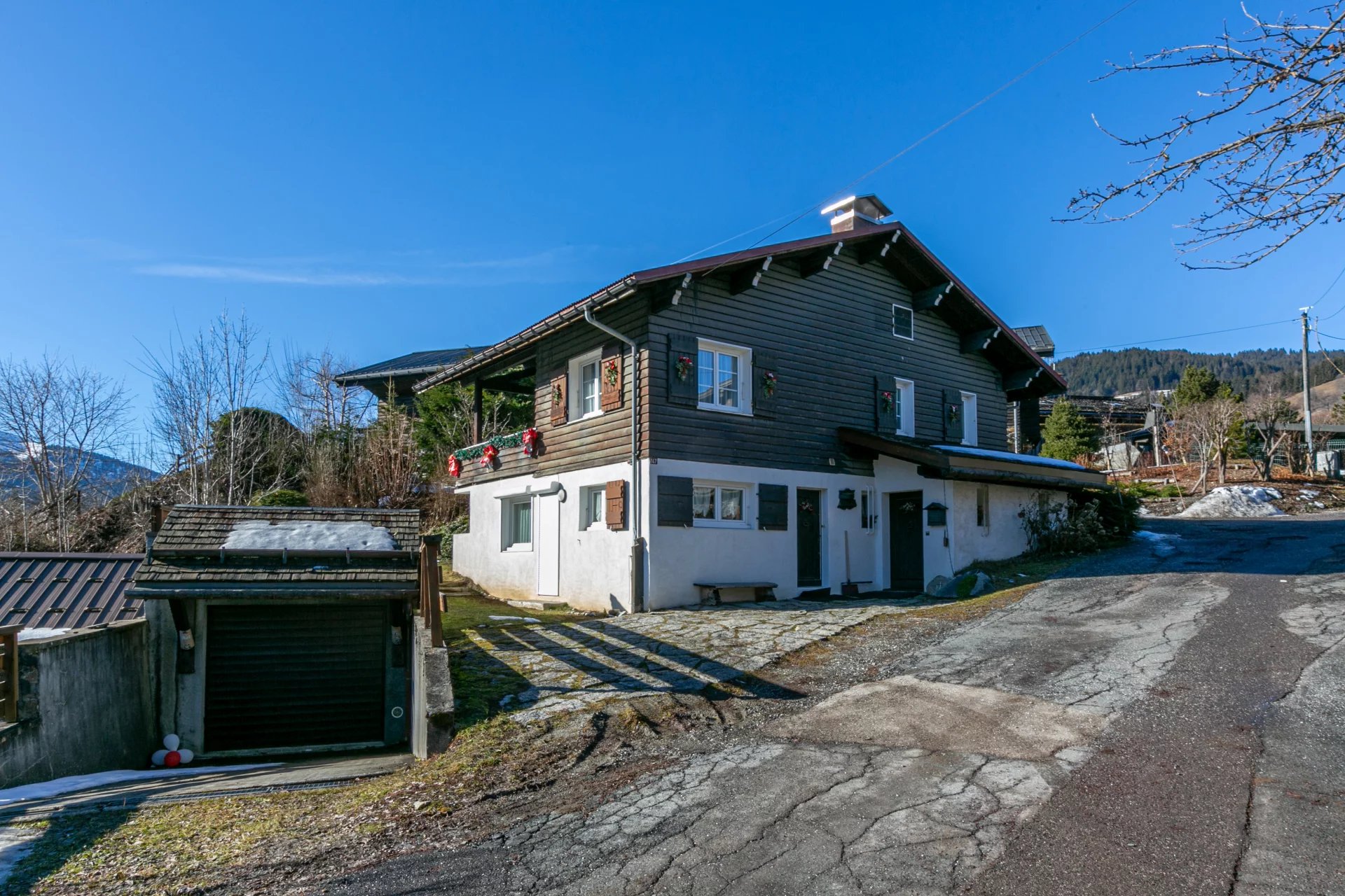 MEGEVE - CHALET CENTRE - GRAND GARAGE