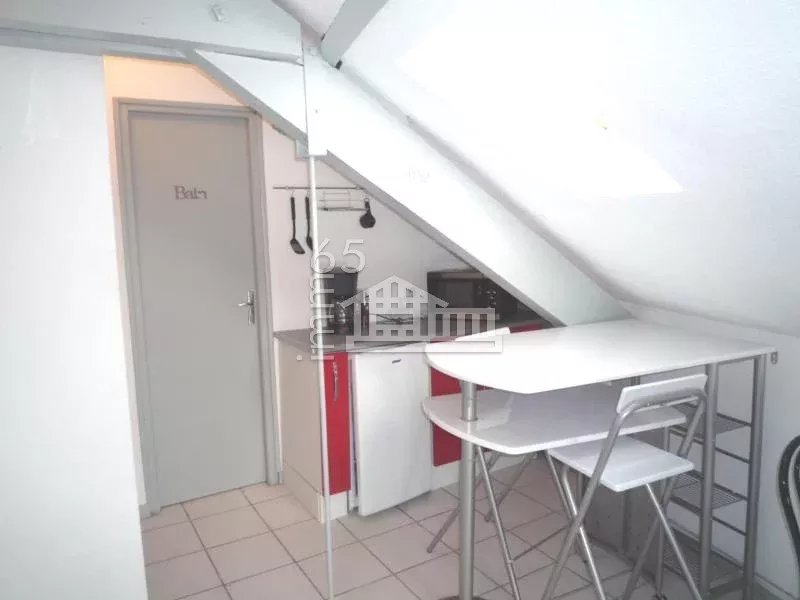 studio meublé mansardé