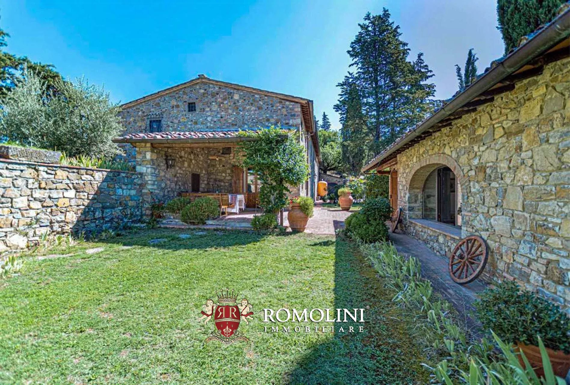 9 Bedroom Vineyard's Image 12