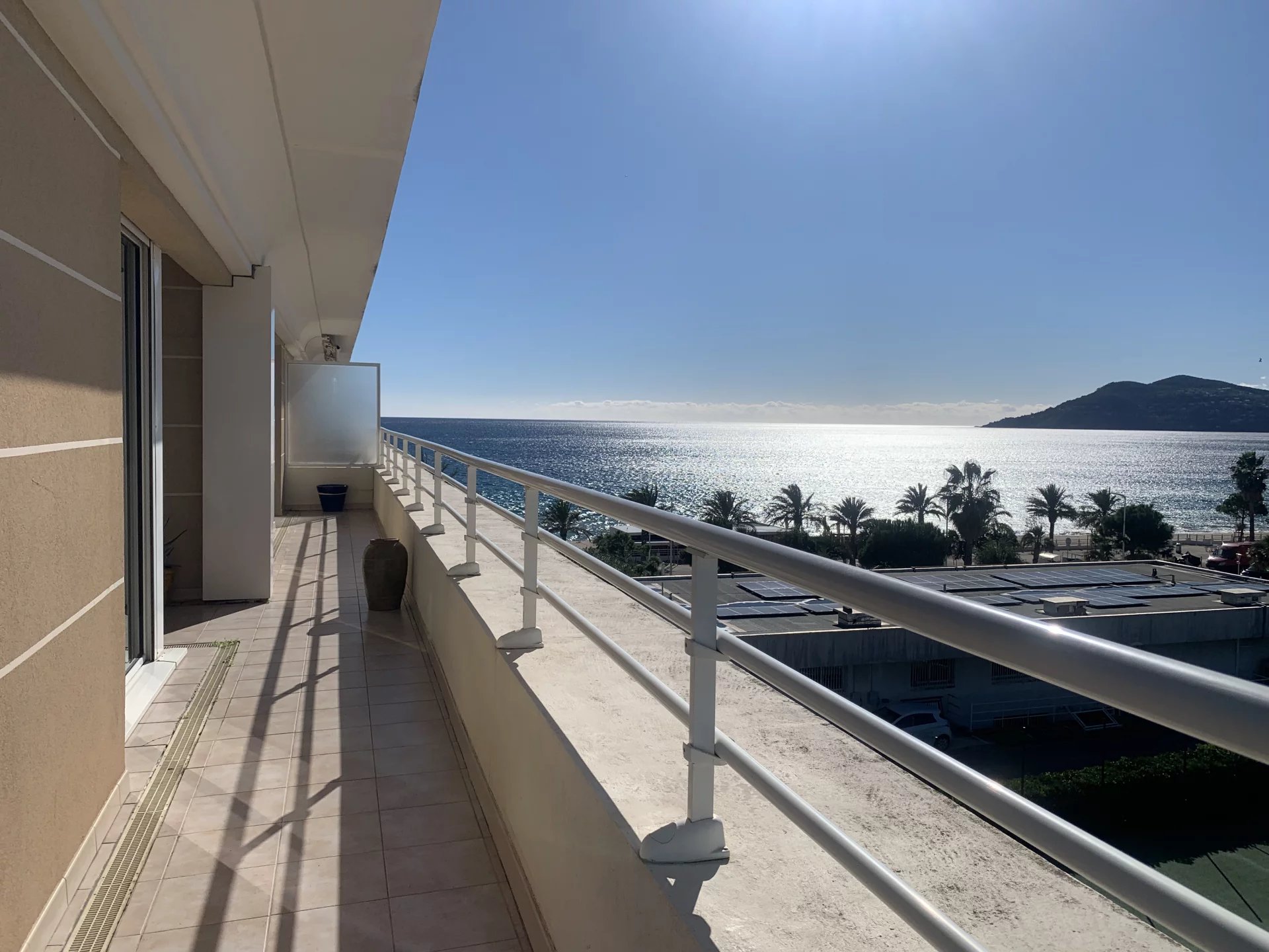 MAGNIFICENT PENTHOUSE - SEA FRONT - PANORAMIC SEA VIEW