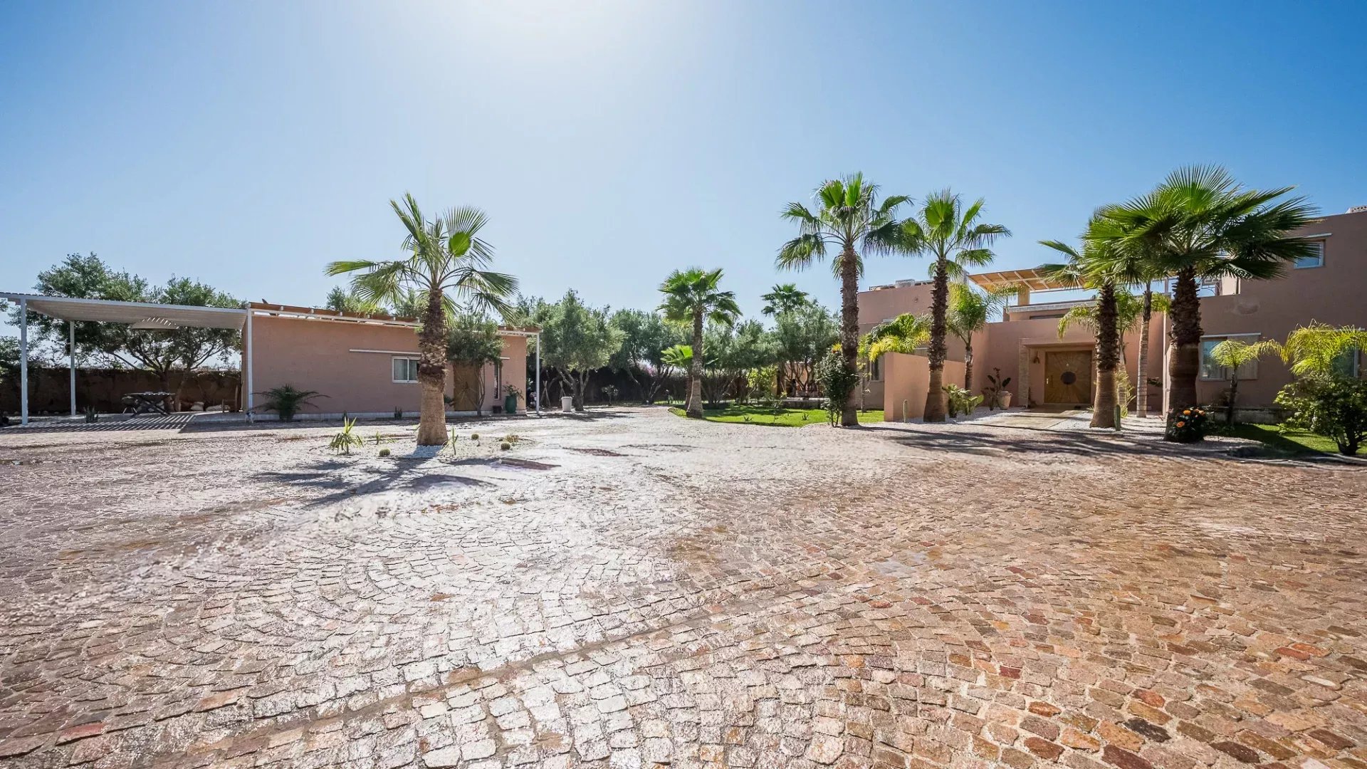 5 Bedroom Villa/Townhouse's Image 36