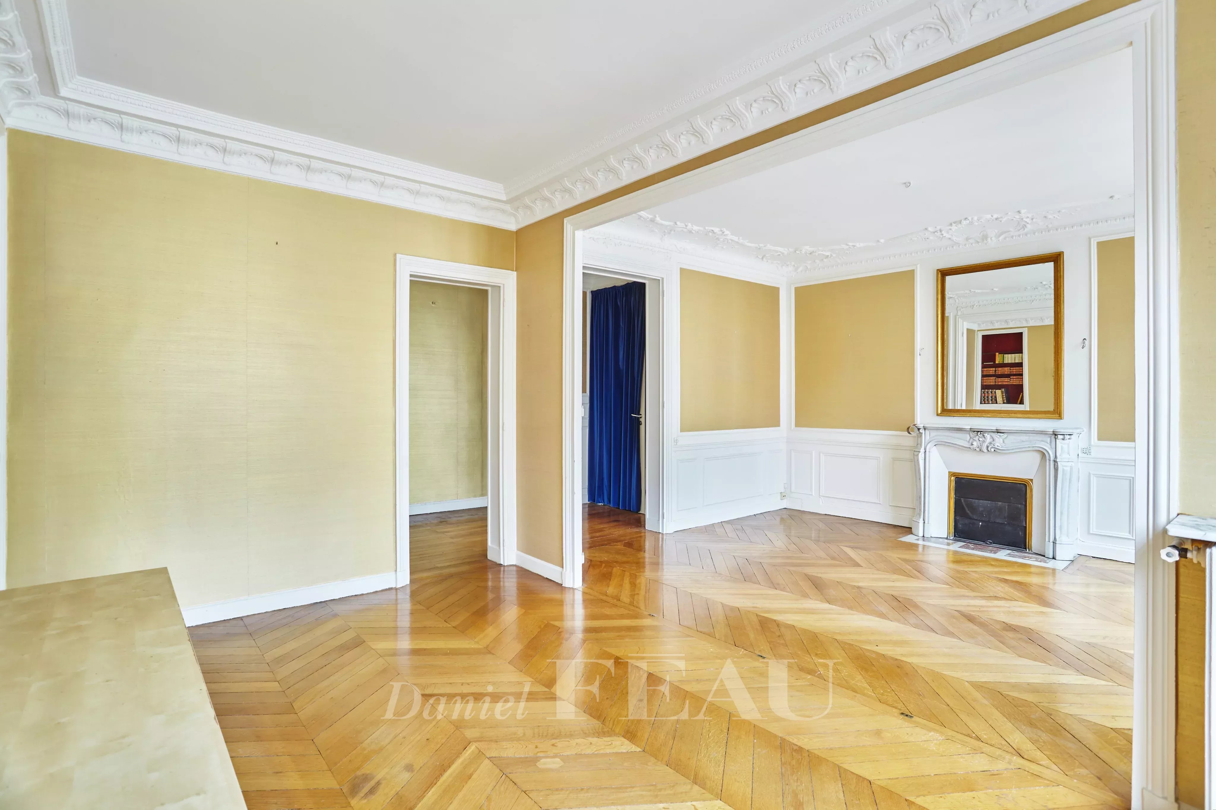 Sale Apartment Paris 17th
