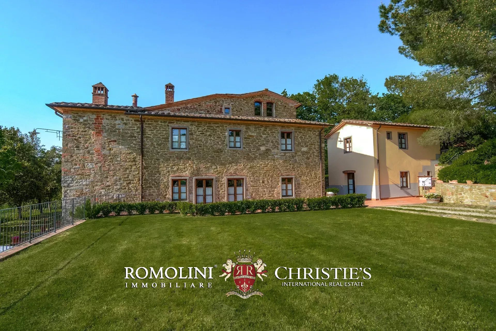 8 Bedroom Villa/Townhouse's Image 21