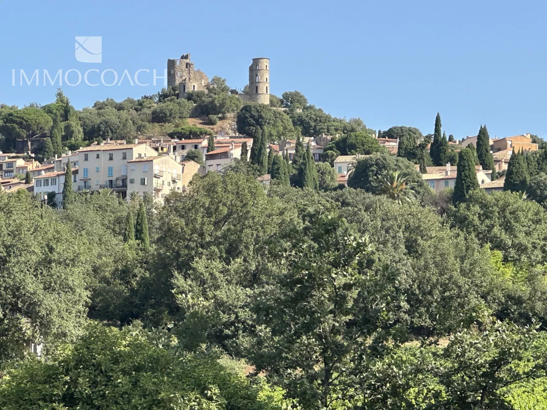 VILLA NEUVE - VUE CHATEAU - GRIMAUD